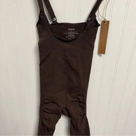Skims Everyday Sculpt Open Bust Catsuit Espresso XXS - Picture 2 of 8